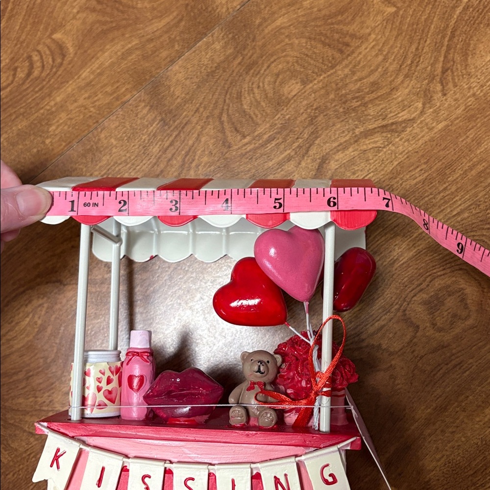 NWT/Martha Stewart Seasonal Valentine Kiosk Decor - Red & Cream - Picture 14 of 17